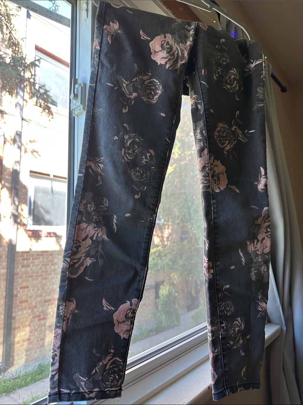 Buffalo Jeans by Buffalo Floral Skinny Jeans Waist 27 (4) Like New